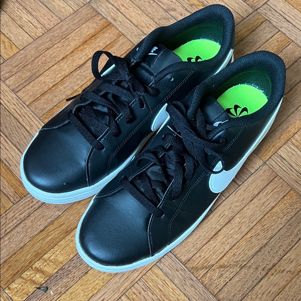 Black Nike Sneakers with White swoosh